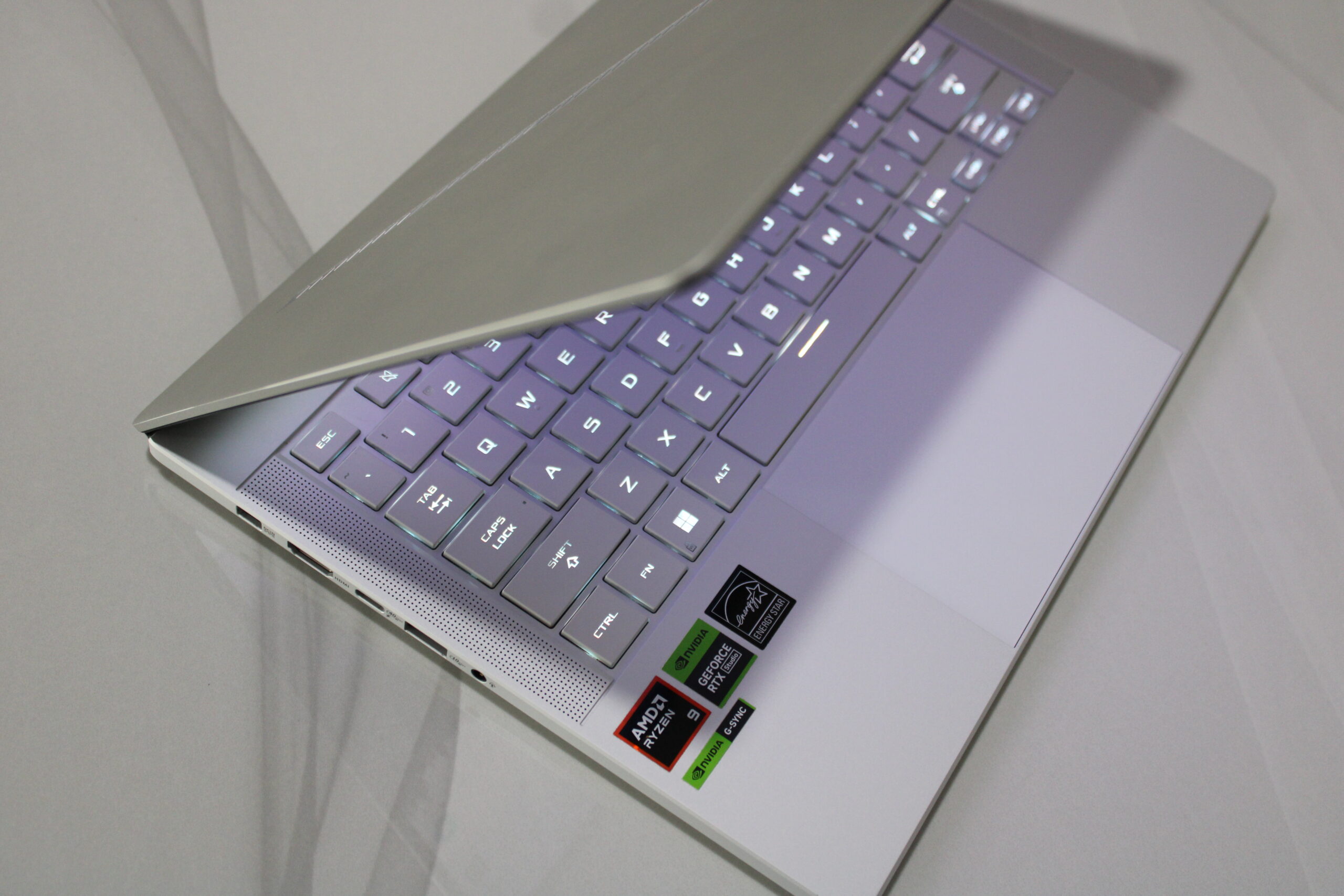Asus Zephyrus G14 - Imagen 8